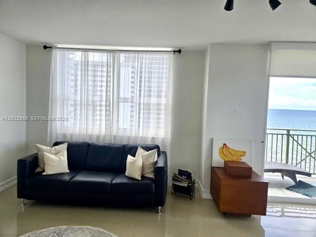 2080 S Ocean Dr #1512 Hallandale Beach, FL 33009