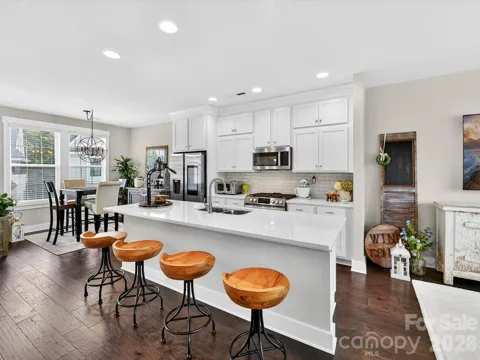 546 Amalfi Drive