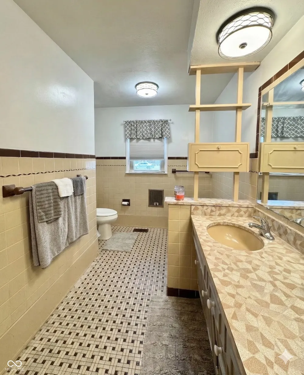 616 Vermillion Court Anderson, IN 46012