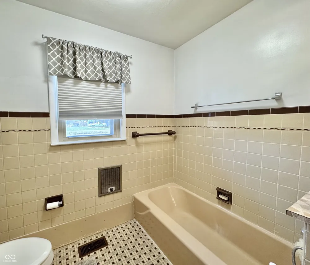 616 Vermillion Court Anderson, IN 46012
