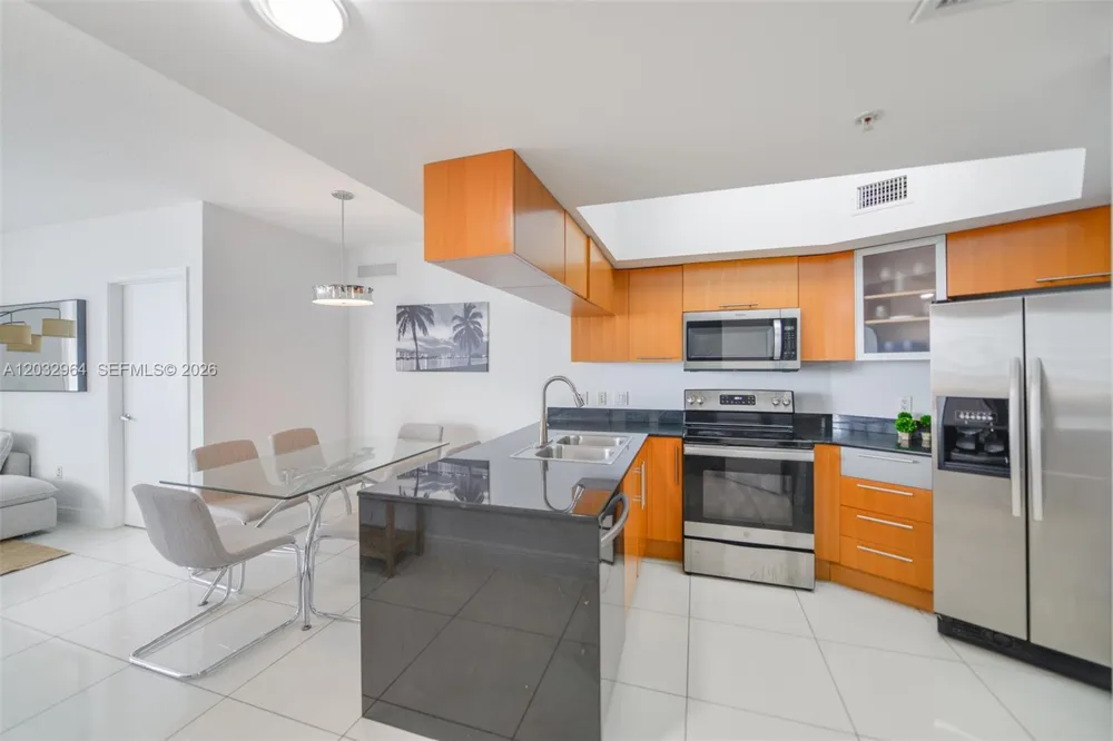 1750 Bayshore Dr #2402 Miami, FL 33132