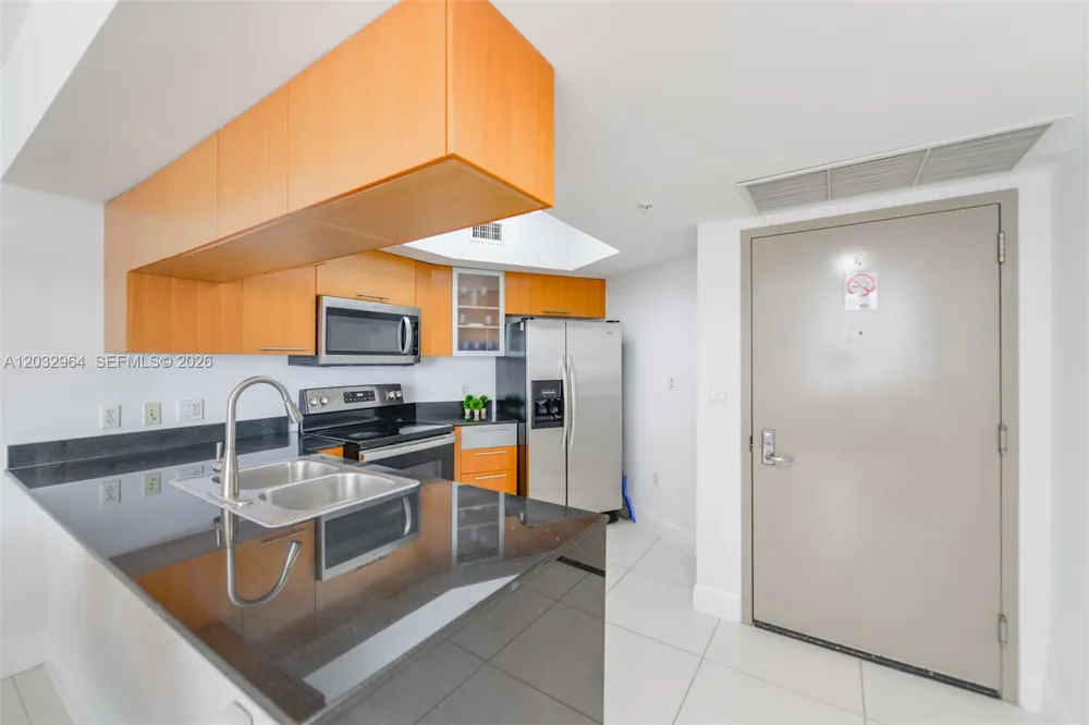 1750 Bayshore Dr #2402 Miami, FL 33132