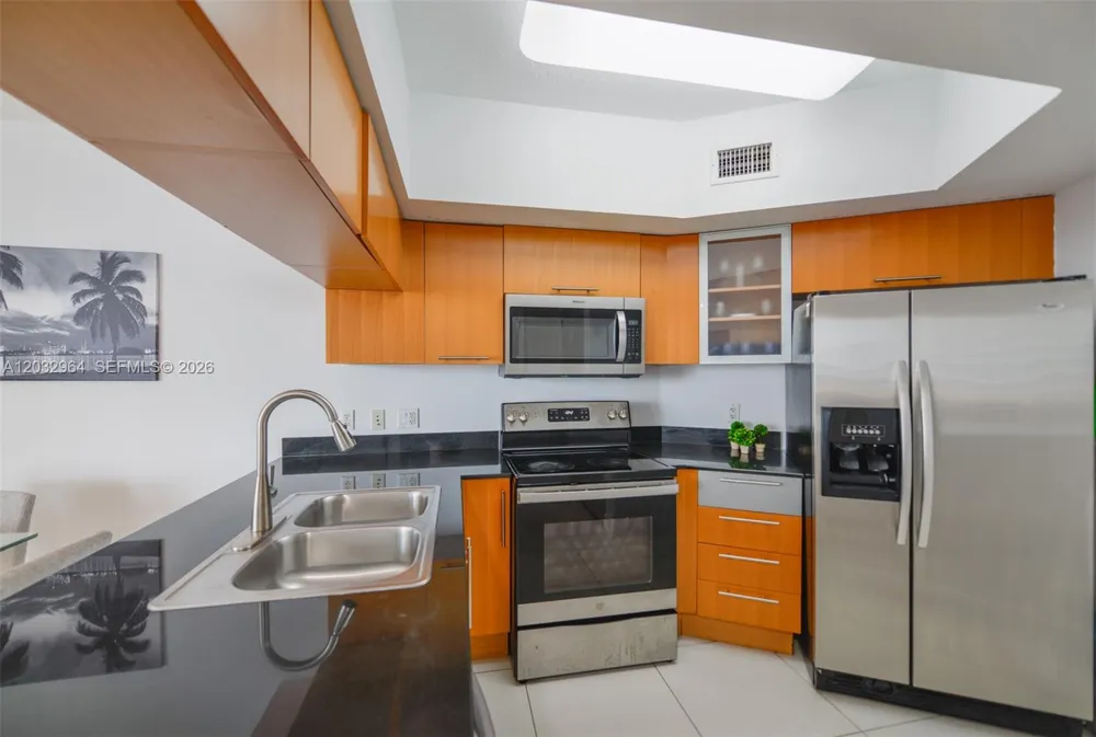 1750 Bayshore Dr #2402 Miami, FL 33132