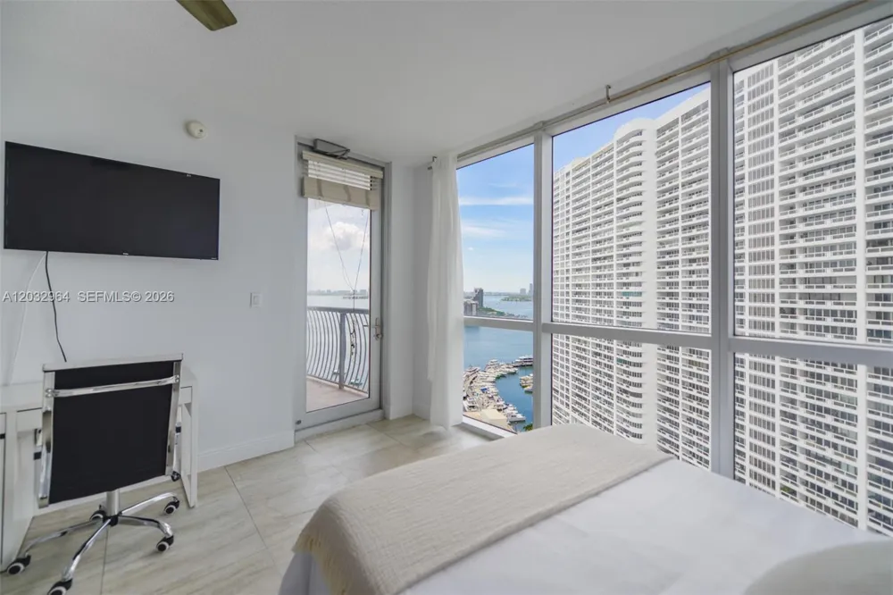1750 Bayshore Dr #2402 Miami, FL 33132