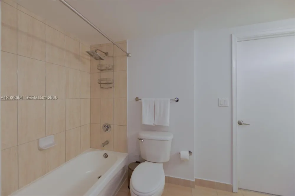 1750 Bayshore Dr #2402 Miami, FL 33132