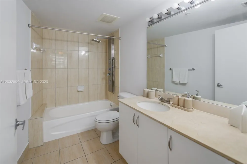 1750 Bayshore Dr #2402 Miami, FL 33132