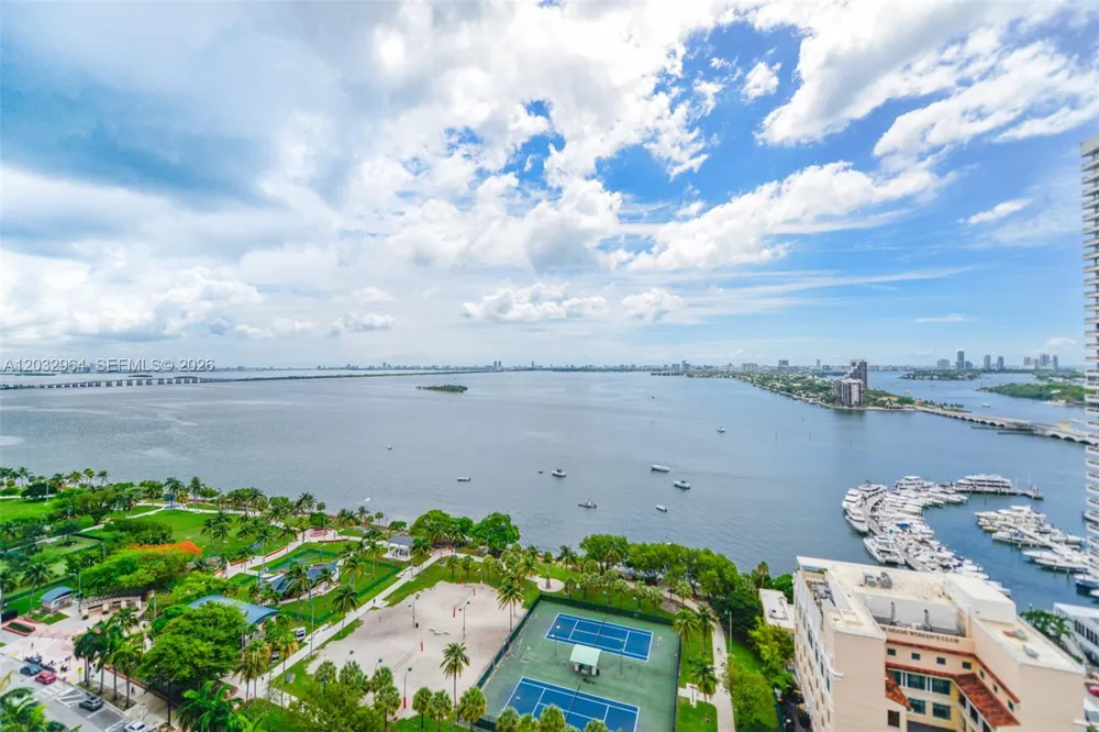 1750 Bayshore Dr #2402 Miami, FL 33132