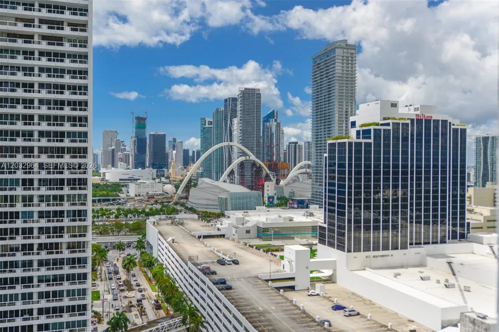 1750 Bayshore Dr #2402 Miami, FL 33132