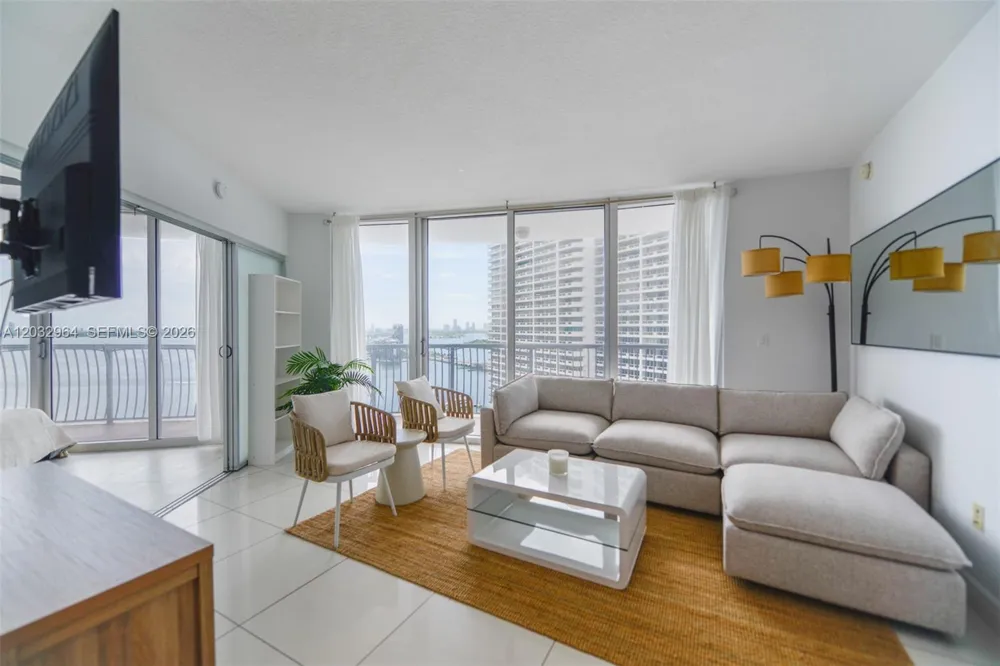 1750 Bayshore Dr #2402 Miami, FL 33132