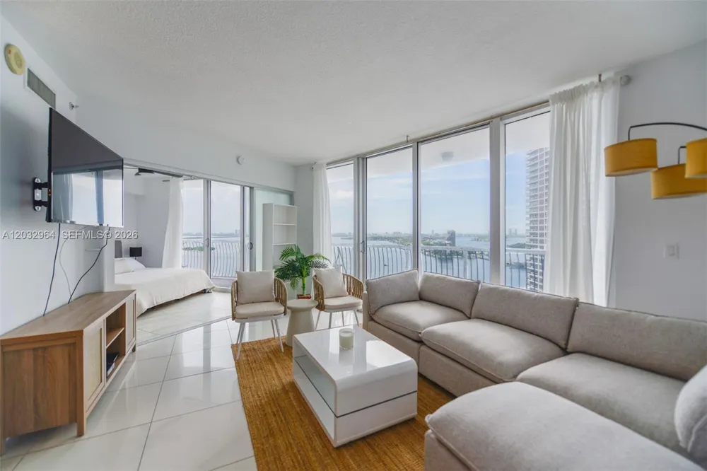 1750 Bayshore Dr #2402 Miami, FL 33132
