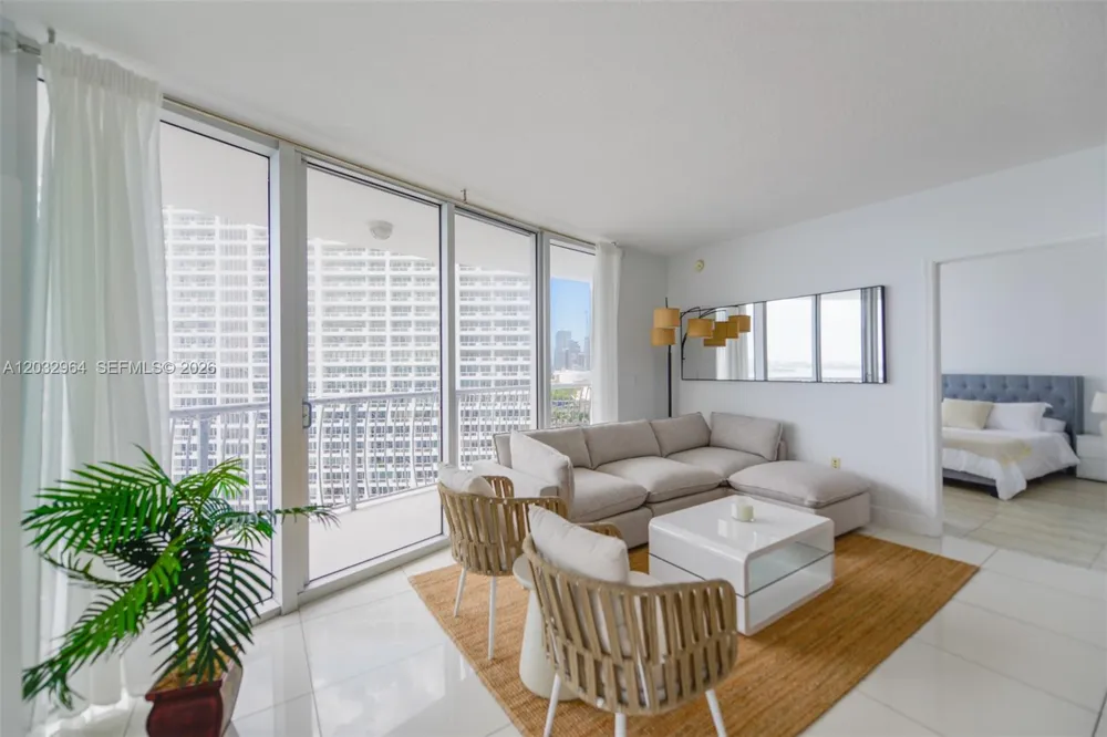1750 Bayshore Dr #2402 Miami, FL 33132