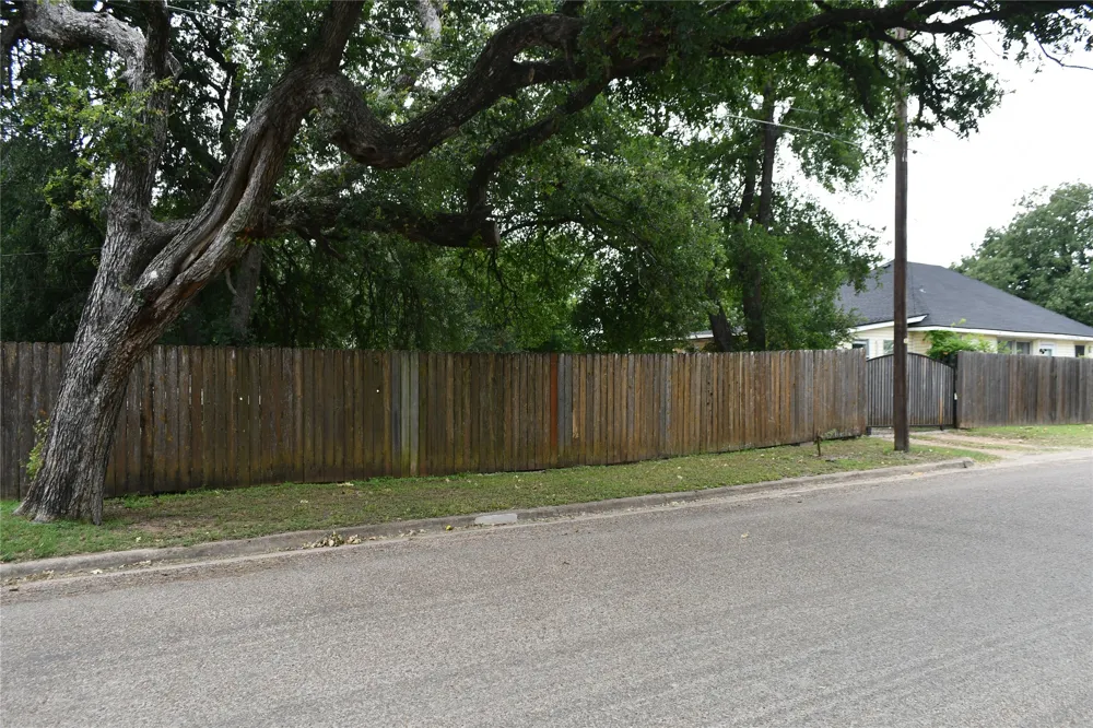401 Powers Street Lacy Lakeview, TX 76705