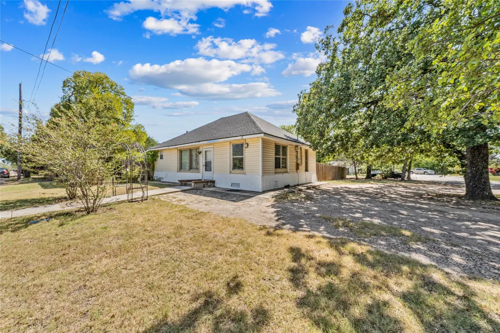 401 Powers Street Lacy Lakeview, TX 76705