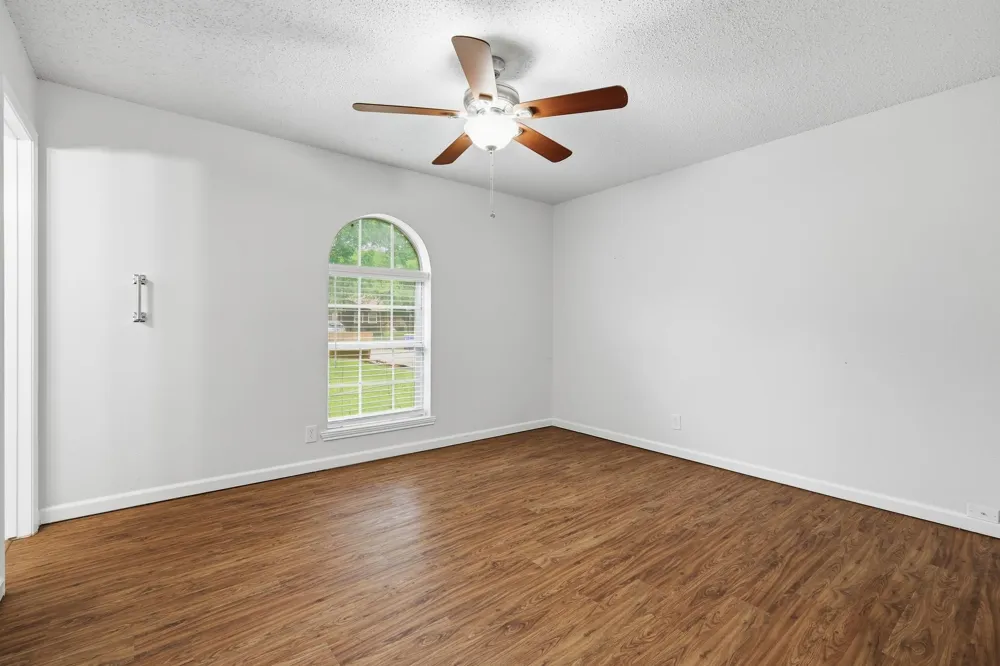 6536 Windrock Watauga, TX 76148