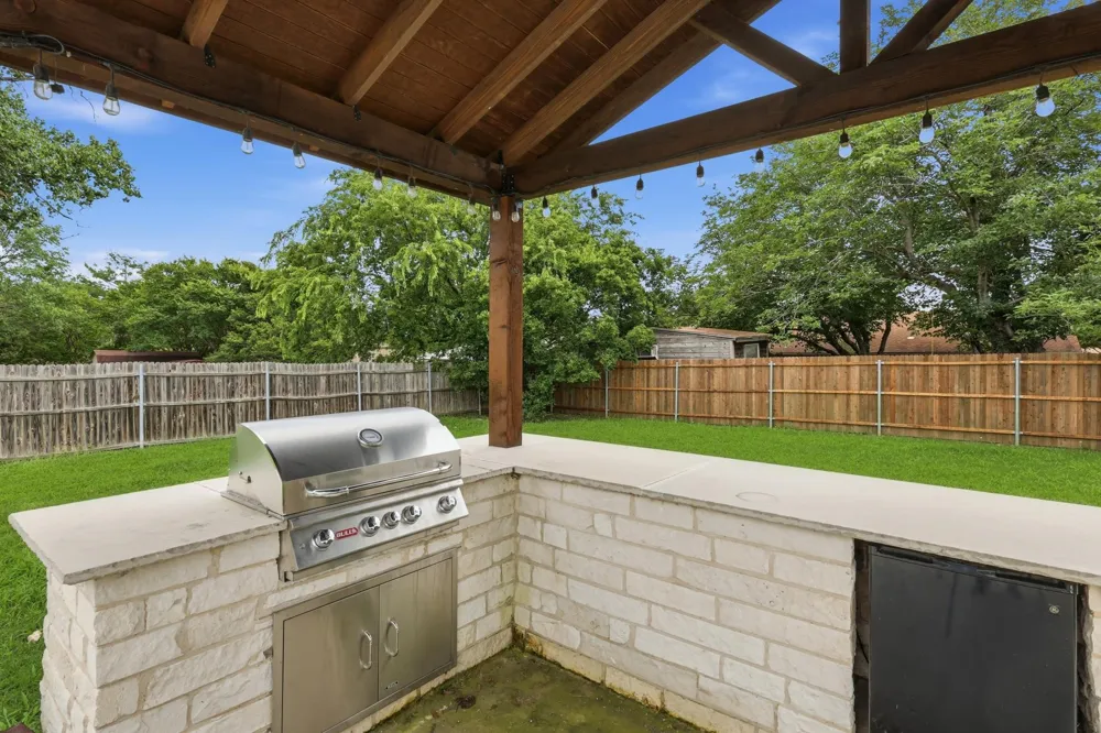 6536 Windrock Watauga, TX 76148