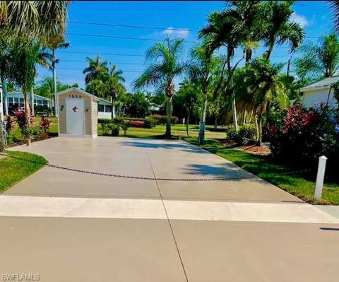 1639 Diamond Lake Circle