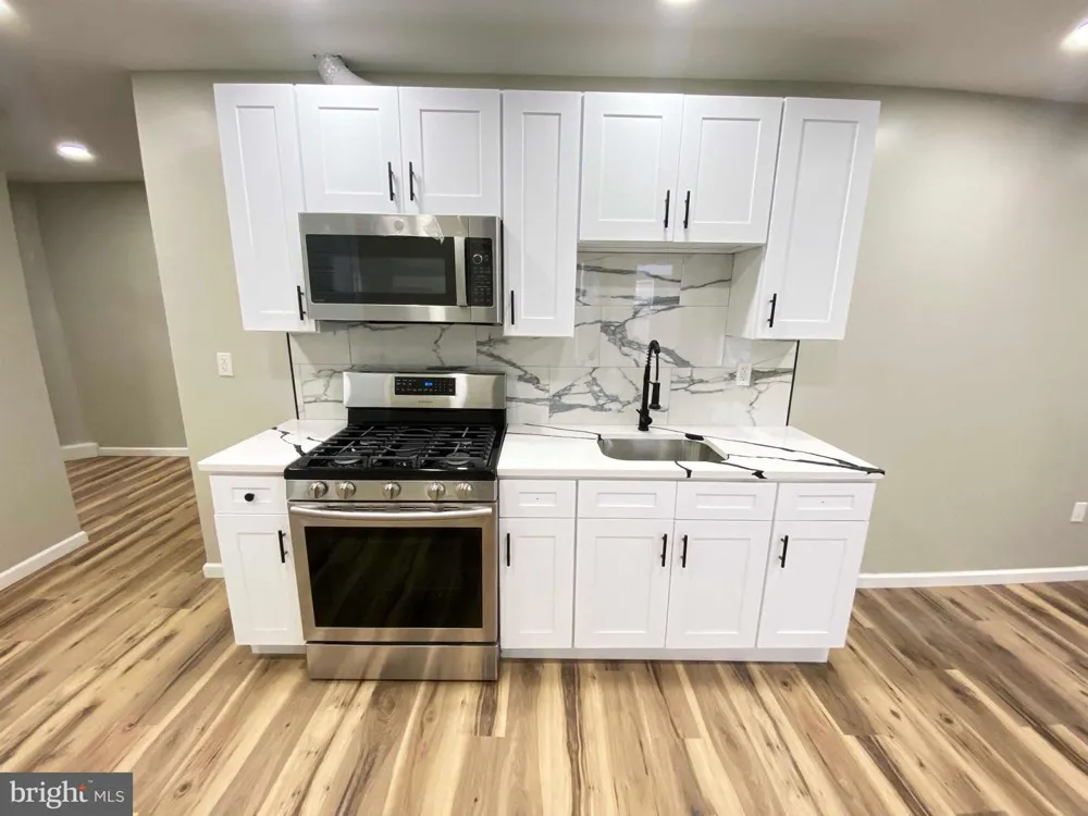 1426 W ROCKLAND STREET #2ND FL Philadelphia, PA 19141