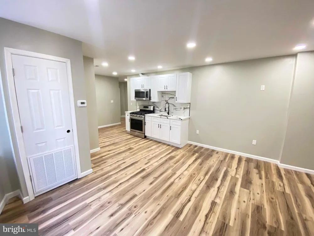 1426 W ROCKLAND STREET #2ND FL Philadelphia, PA 19141