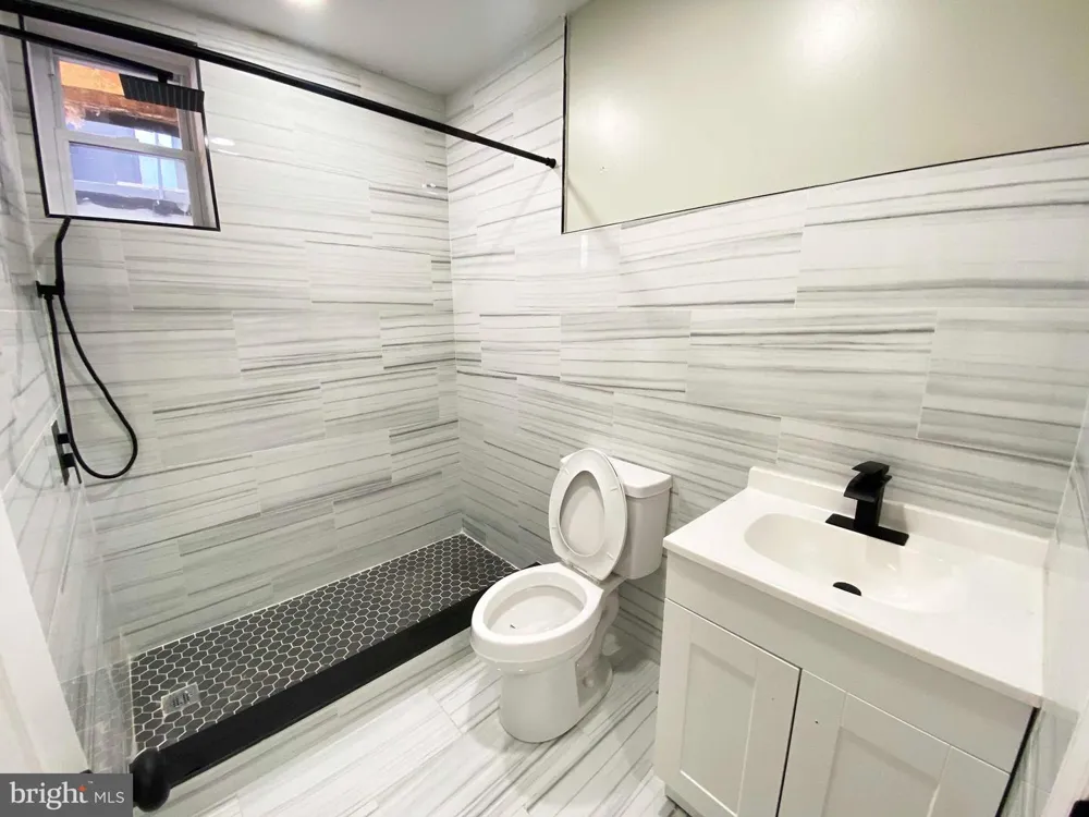 1426 W ROCKLAND STREET #2ND FL Philadelphia, PA 19141