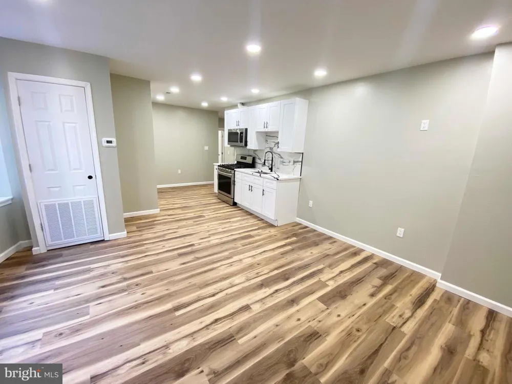 1426 W ROCKLAND STREET #2ND FL Philadelphia, PA 19141