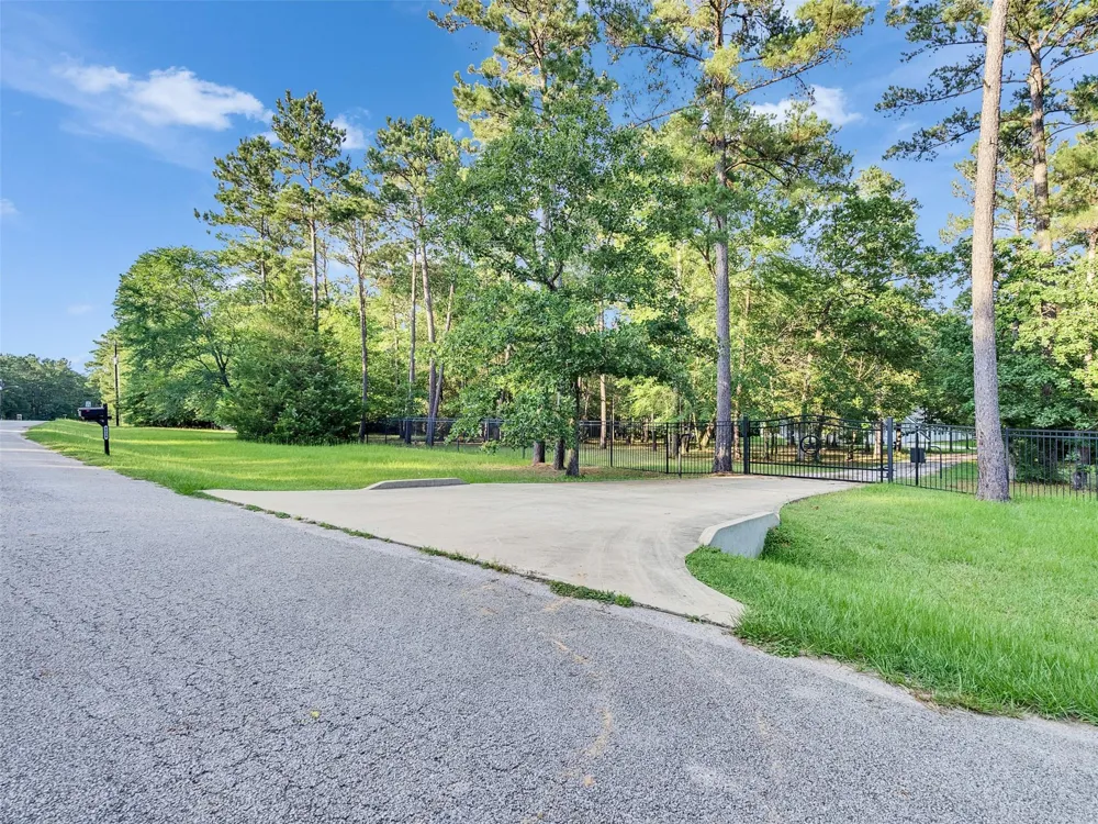 9058 Amelia Drive Anderson, TX 77830