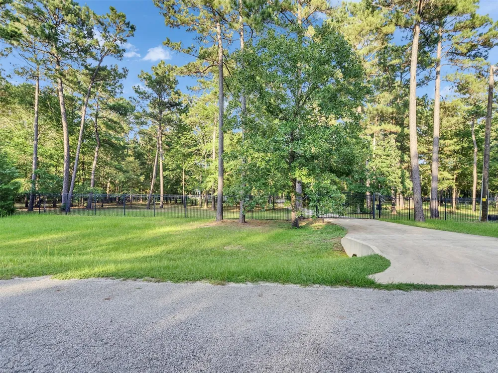 9058 Amelia Drive Anderson, TX 77830