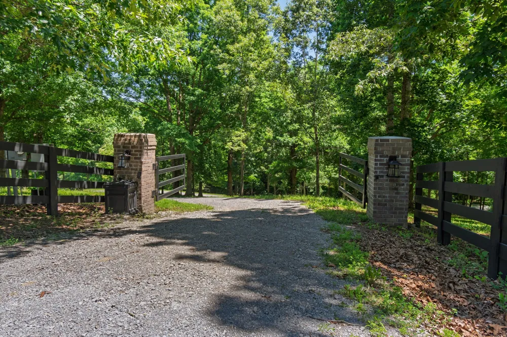 7855 Barnhill Rd Primm Springs, TN 38476