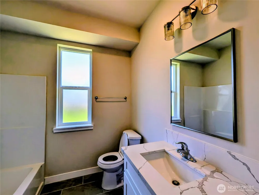201 Stanley Avenue Algona, WA 98001