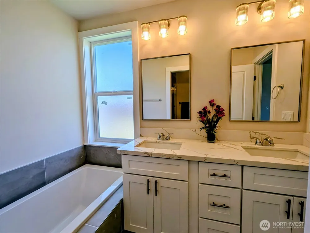 201 Stanley Avenue Algona, WA 98001