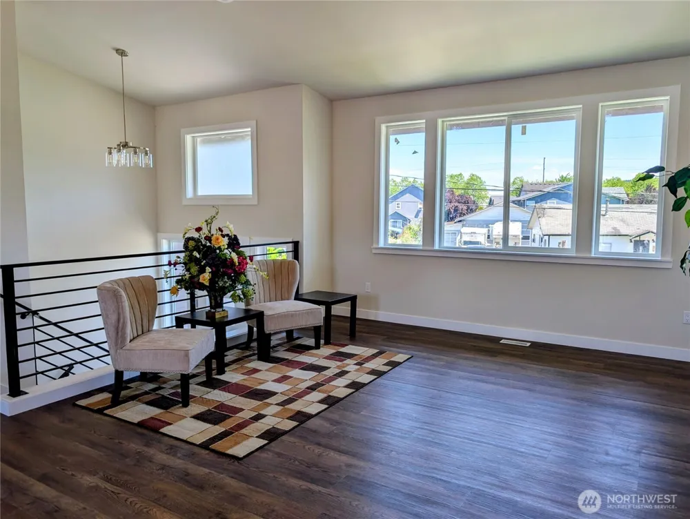 201 Stanley Avenue Algona, WA 98001