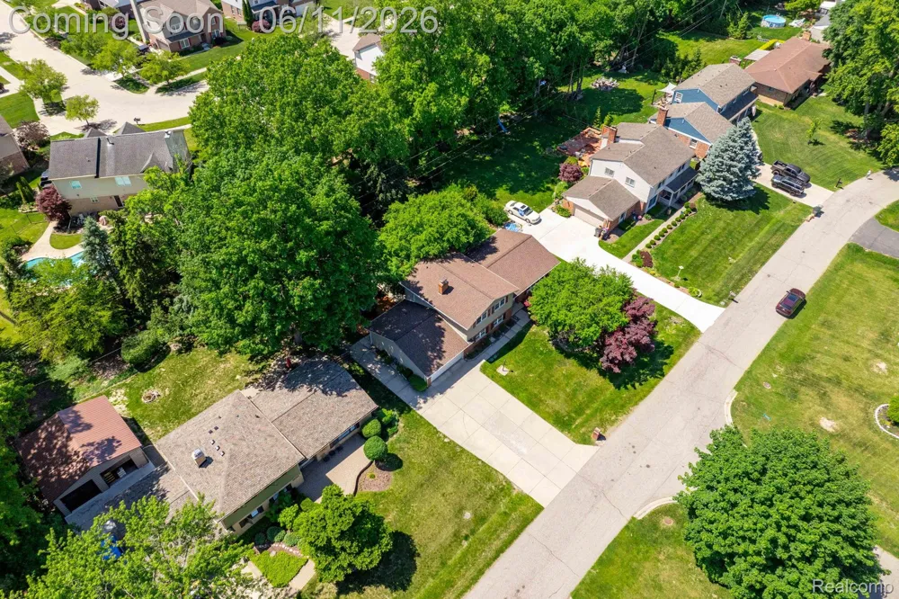 36521 Gloucester Drive Clinton Charter Township, MI 48035