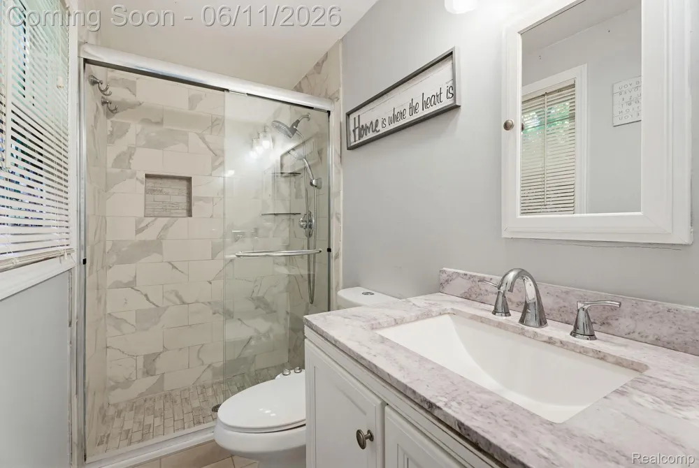 36521 Gloucester Drive Clinton Charter Township, MI 48035