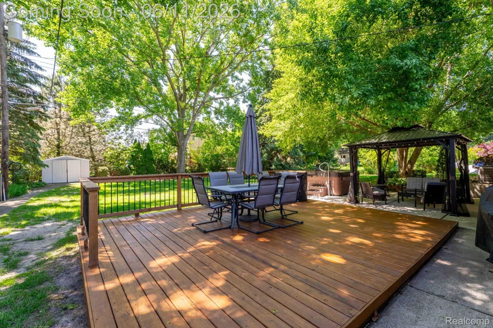 36521 Gloucester Drive Clinton Charter Township, MI 48035