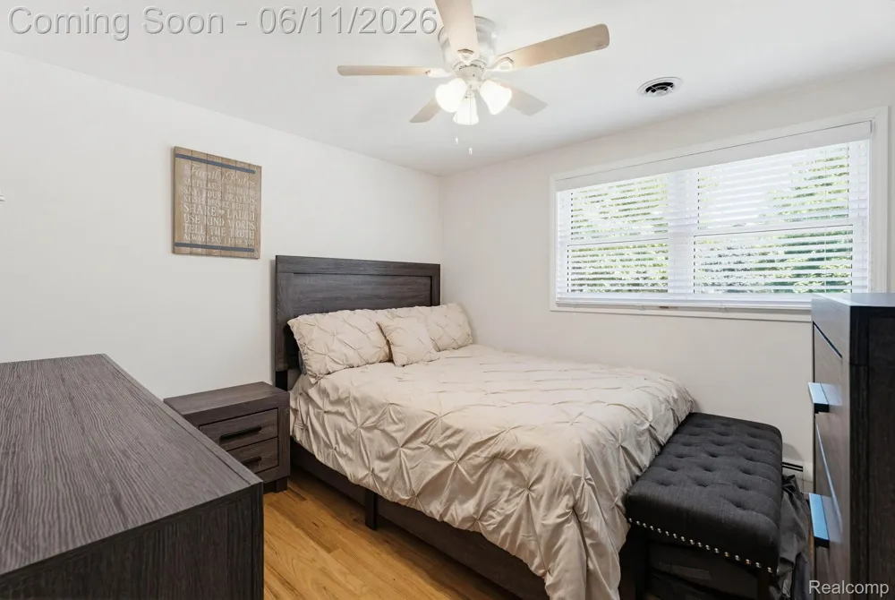 36521 Gloucester Drive Clinton Charter Township, MI 48035