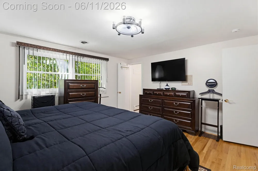 36521 Gloucester Drive Clinton Charter Township, MI 48035