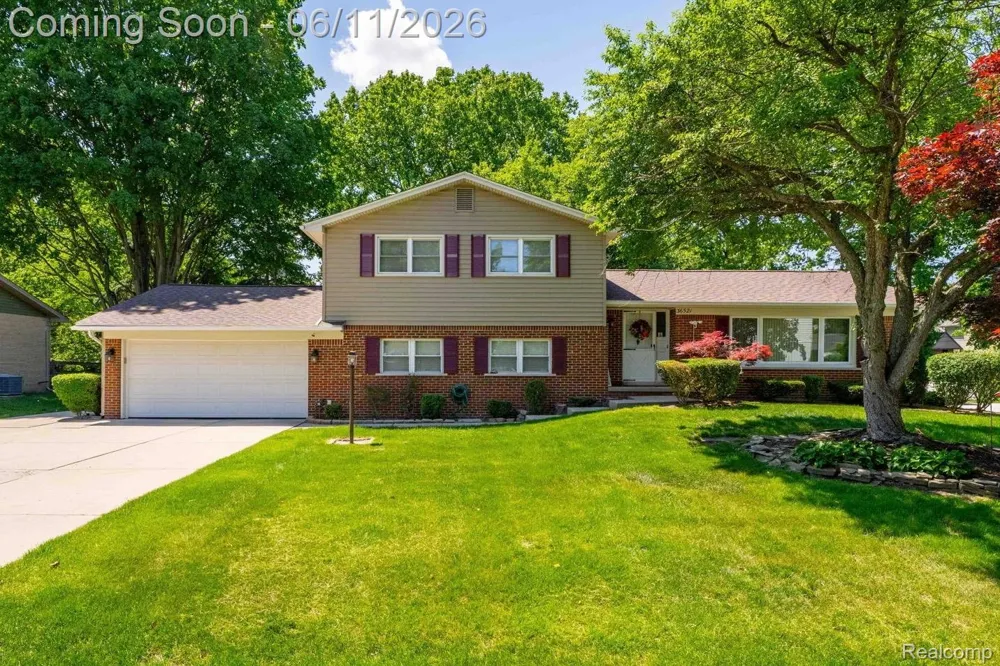 36521 Gloucester Drive Clinton Charter Township, MI 48035