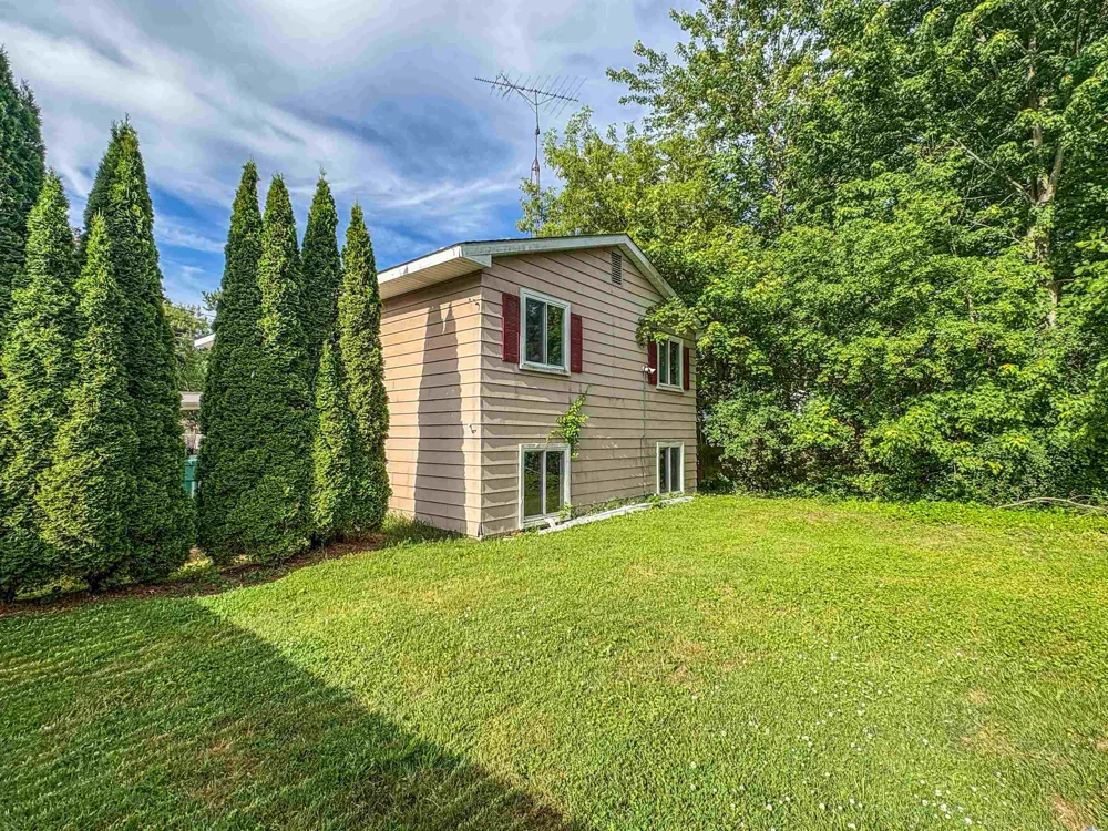 343 Beach Street Mt Morris City, MI 48458