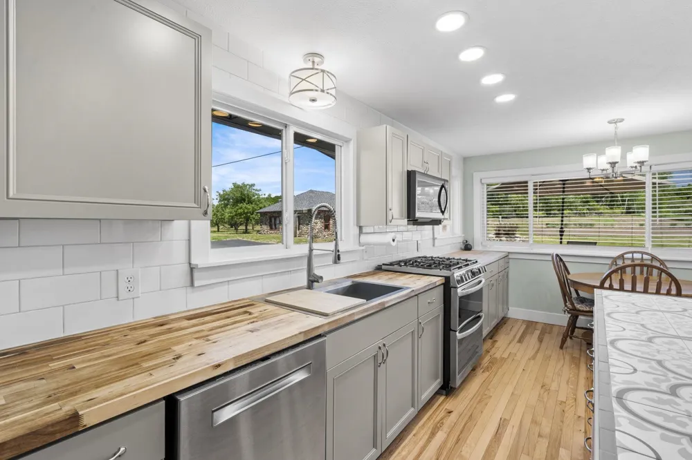 14792 Peninsula Drive Peninsula Township, MI 49686