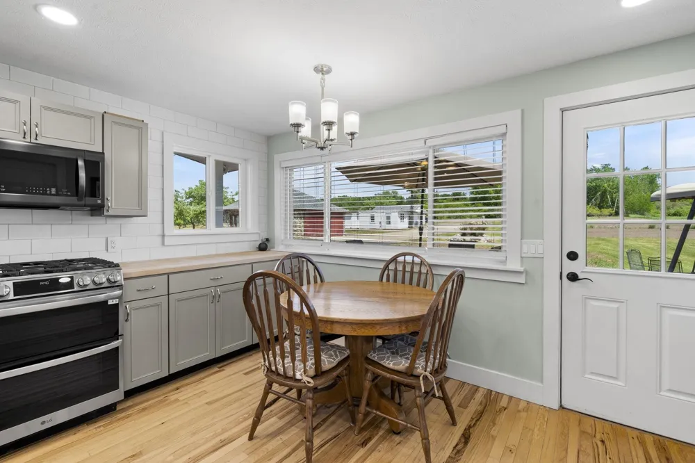 14792 Peninsula Drive Peninsula Township, MI 49686