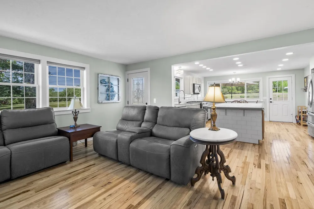 14792 Peninsula Drive Peninsula Township, MI 49686