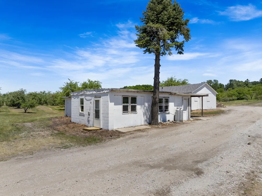 14792 Peninsula Drive Peninsula Township, MI 49686