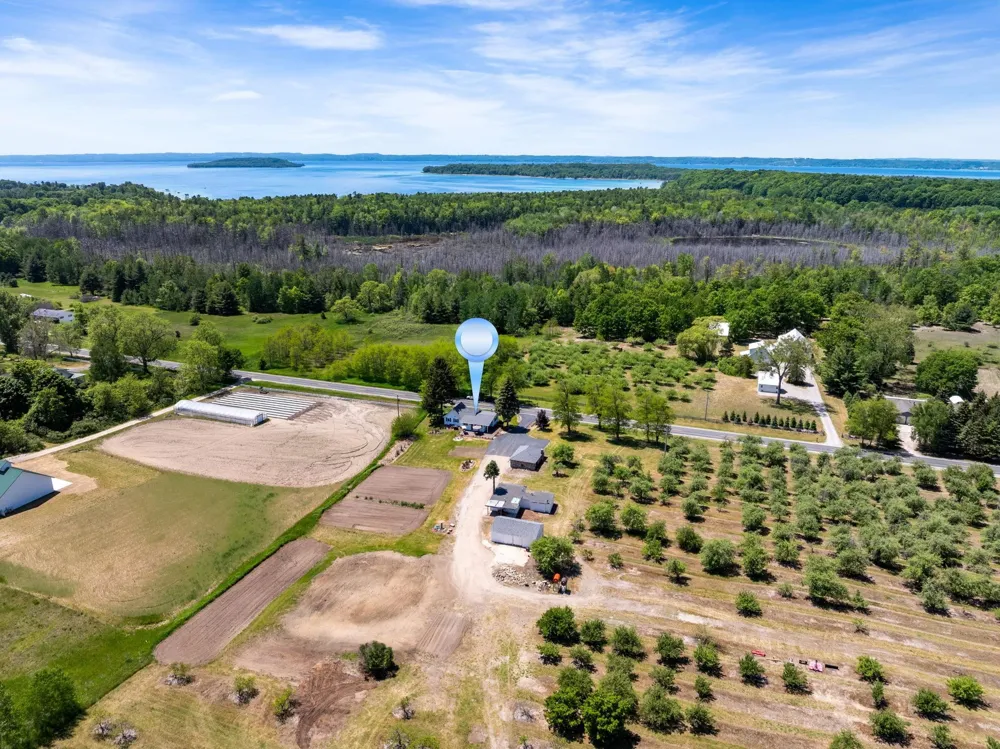14792 Peninsula Drive Peninsula Township, MI 49686