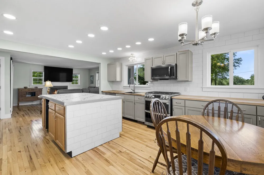 14792 Peninsula Drive Peninsula Township, MI 49686