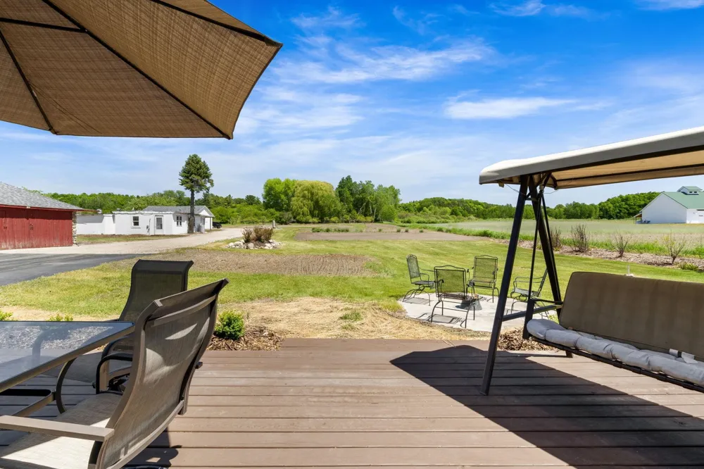 14792 Peninsula Drive Peninsula Township, MI 49686