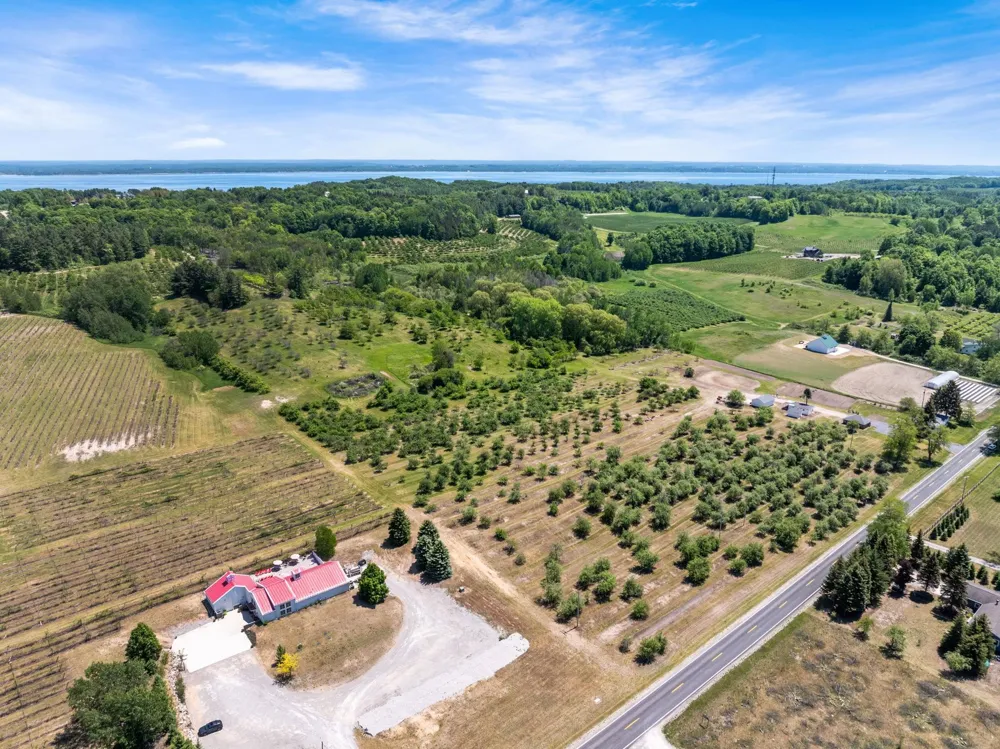14792 Peninsula Drive Peninsula Township, MI 49686