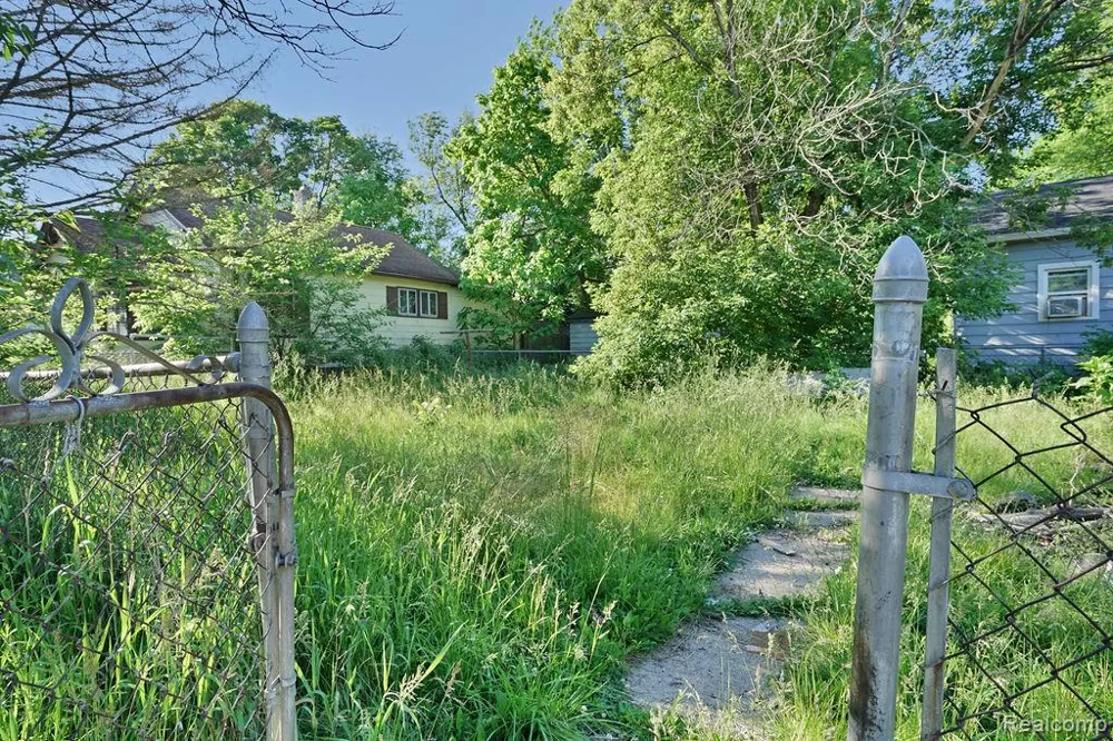 4201 Brunswick Avenue Flint City, MI 48507