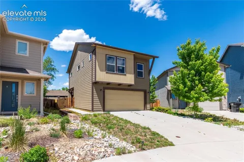 921 Grissom Drive