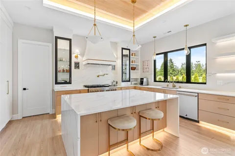 8636 Ashbury Court