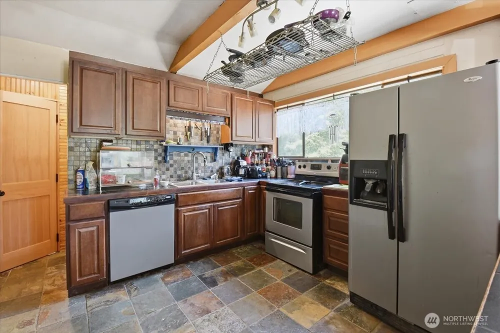 116 Mountain View Drive Ashford, WA 98304