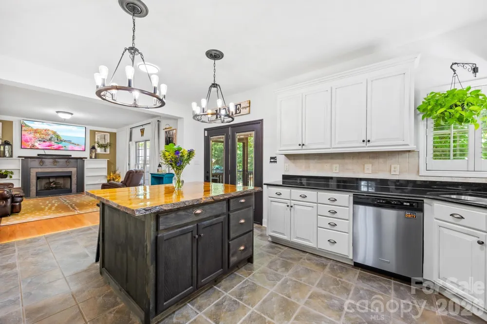 244 Mark Ryan Lane Dallas, NC 28034
